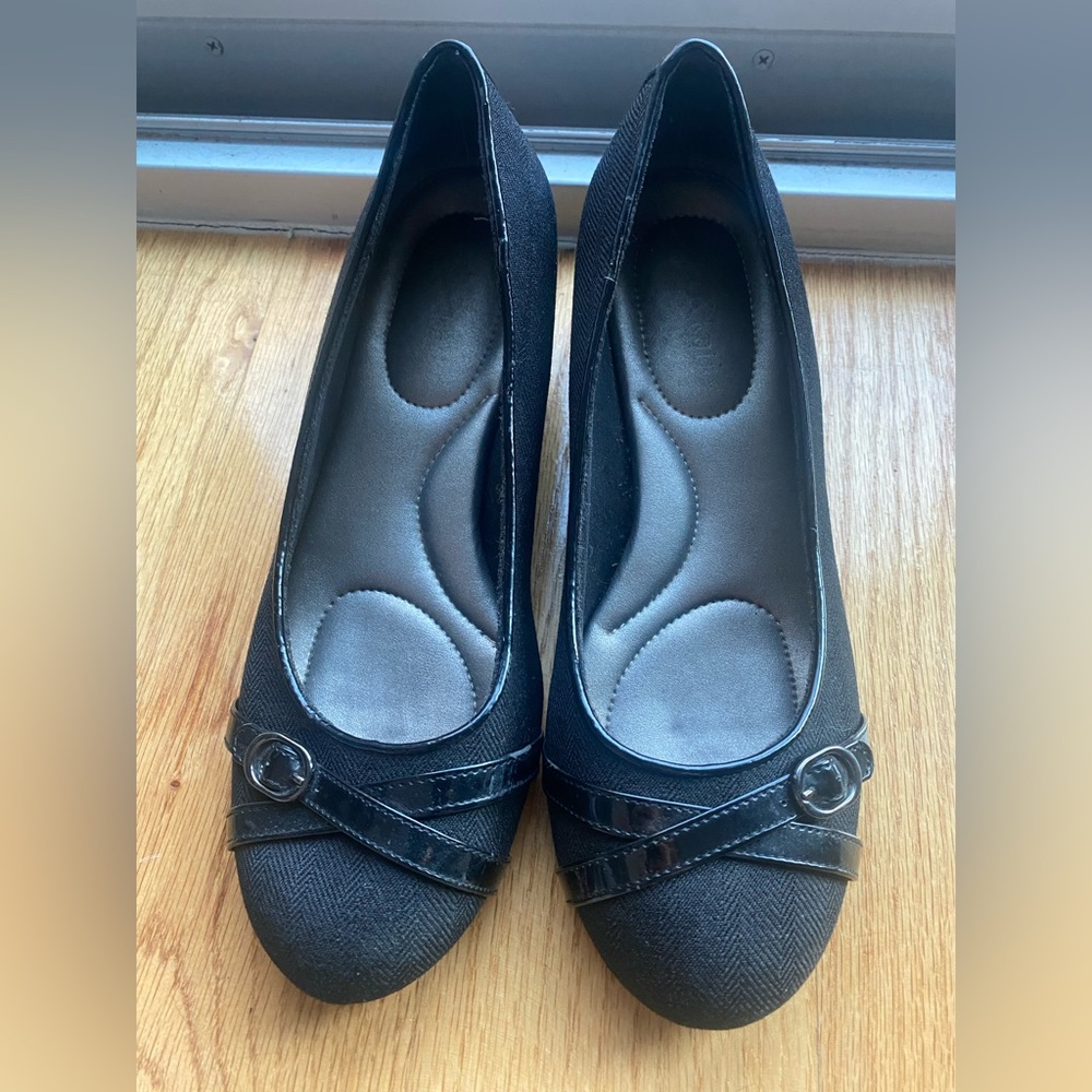 Black Kelly. & Katie Wedge Pumps